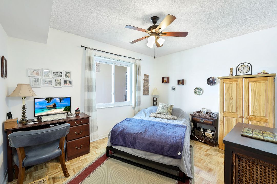 1010 Manatee Rd #B201, Naples, FL 34114