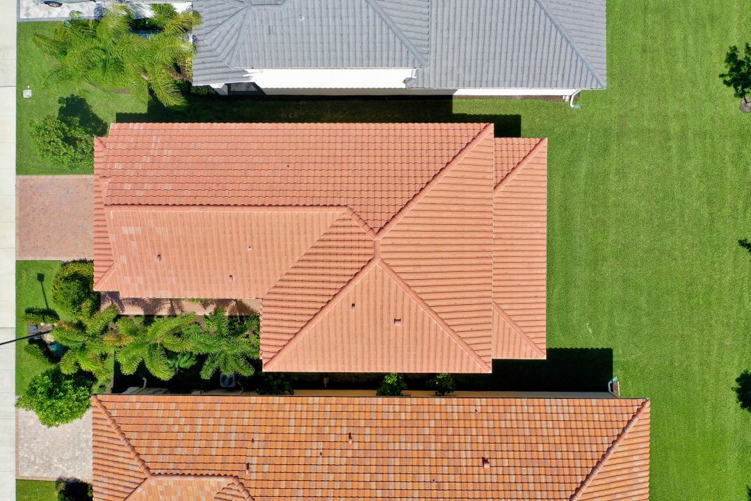 4489 Aurora St, Naples, FL 34119