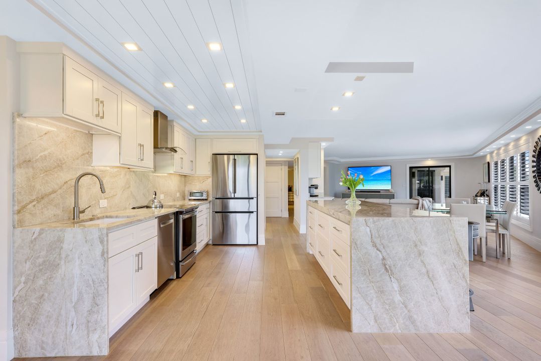 4451 Gulf Shore Blvd N #302, Naples, FL 34103