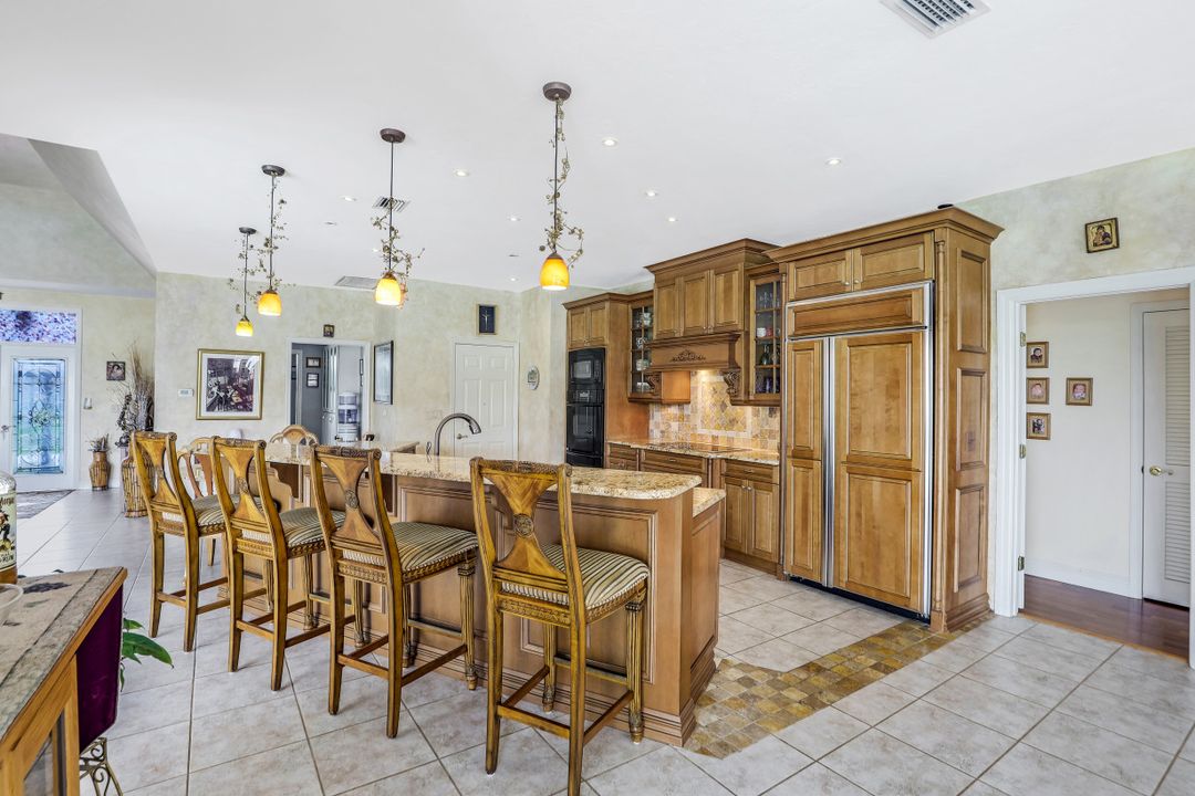 419 Nassau Ct, Marco Island, FL 34145