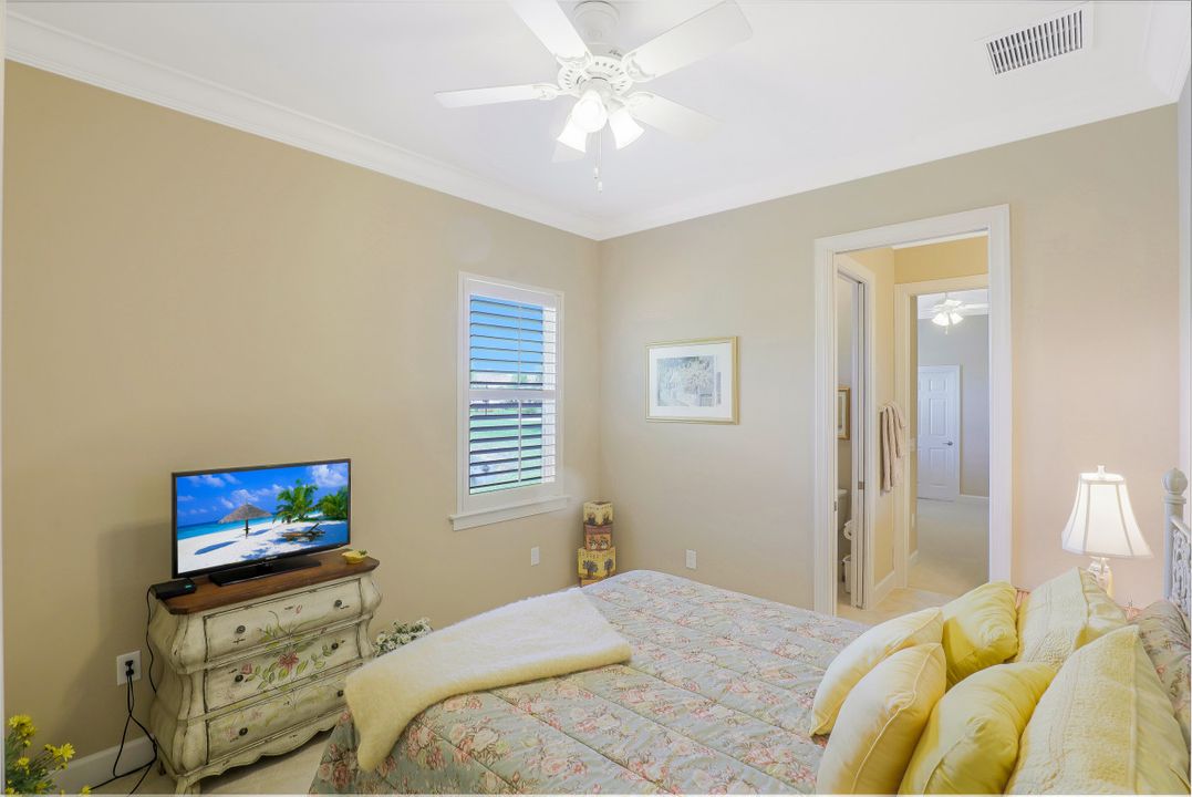 9359 Marble Stone Dr, Naples, FL 34120
