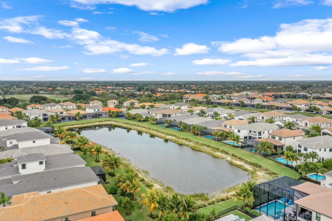 4554 Luminary Ave, Naples, FL 34119