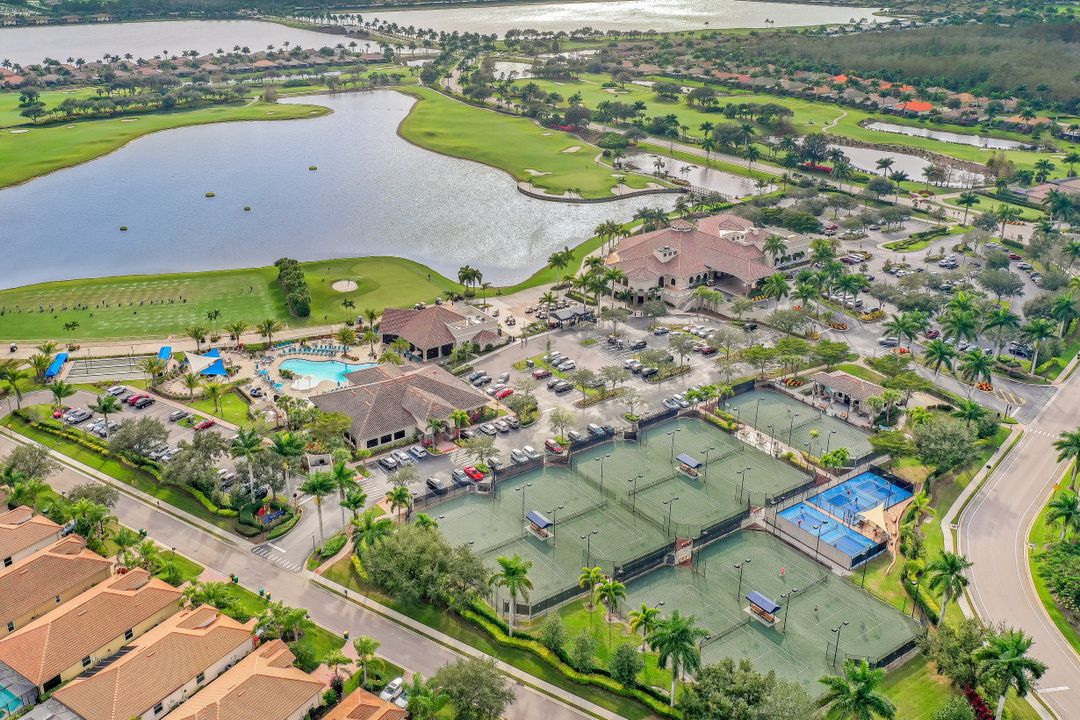 10153 Biscayne Bay Ln, Naples, FL 34120