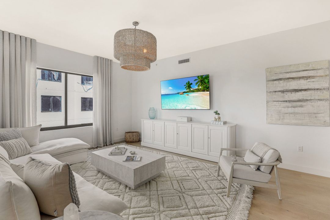 1111 Central Ave #402, Naples, FL 34102
