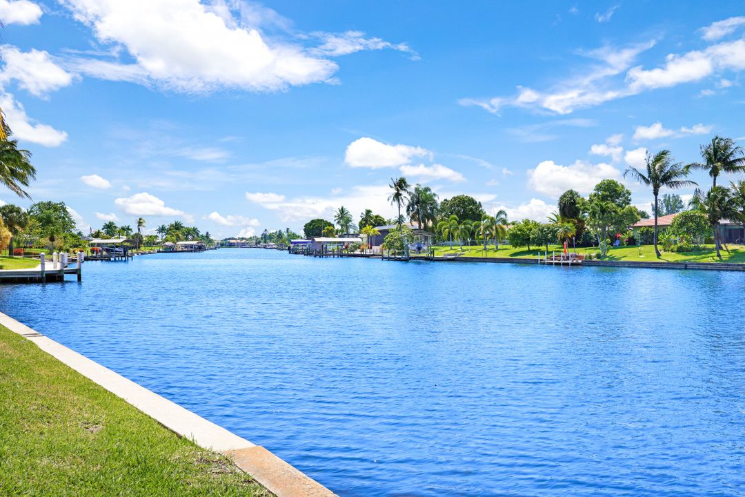 1205 SE 43rd Terrace, Cape Coral, FL 33904