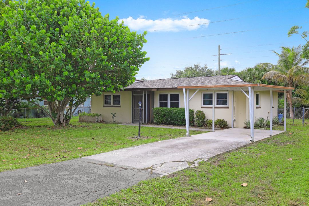 6665 E Tropicana Dr, Fort Myers, FL 33919