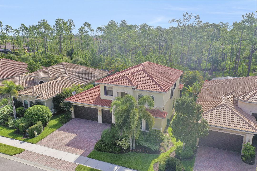 3896 Gibralter Dr, Naples, FL 34119