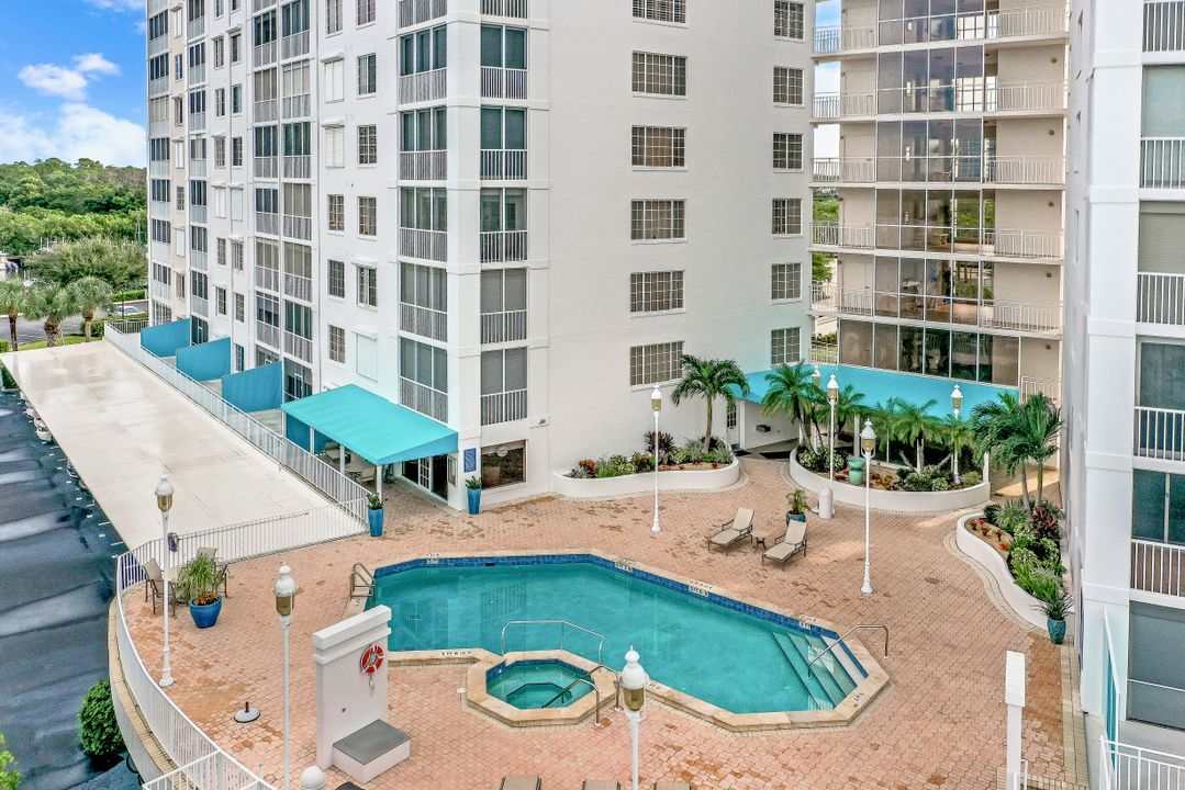 13105 Vanderbilt Dr #505, Naples, FL 34110