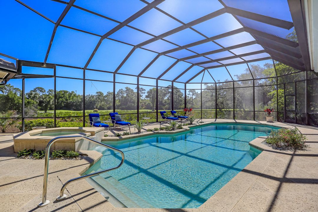 969 Barcarmil Way, Naples, FL 34110