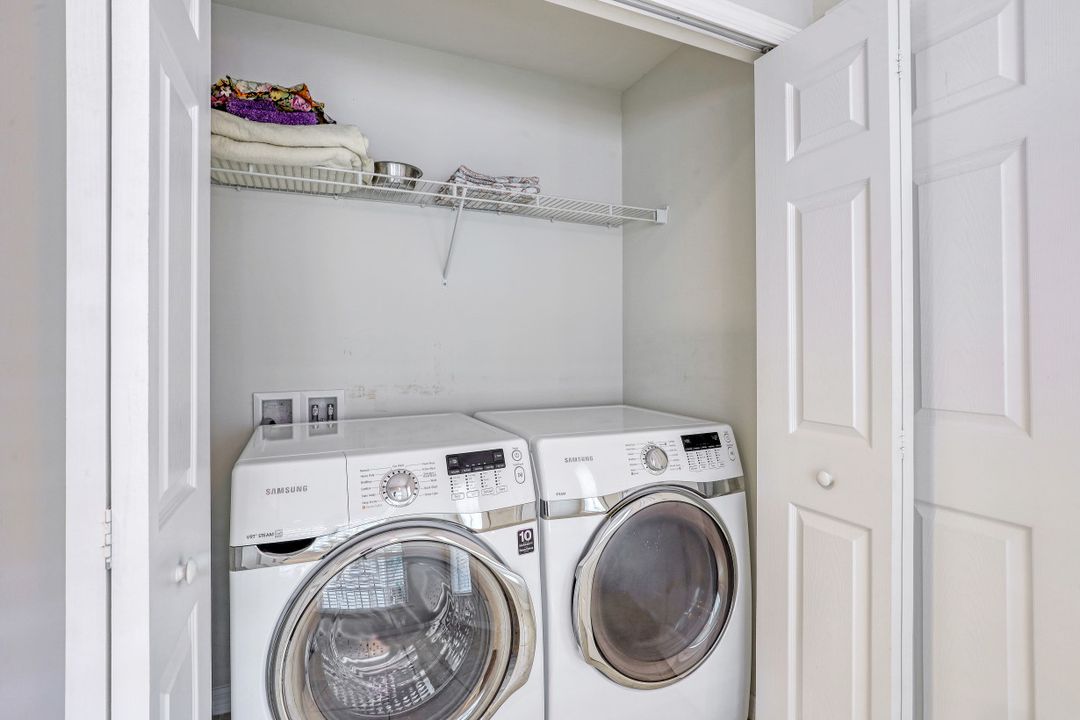 8458 Karina Ct, Naples, FL 34114