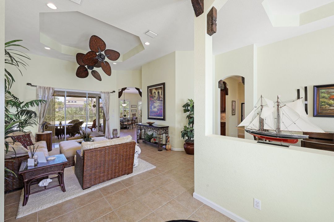 8219 Potomac Ln, Naples, FL 34104