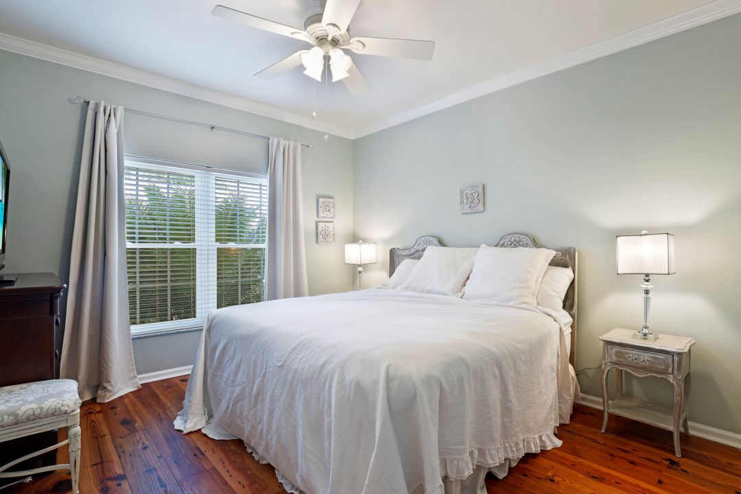 5897 Chanteclair Dr #313, Naples, FL 34108