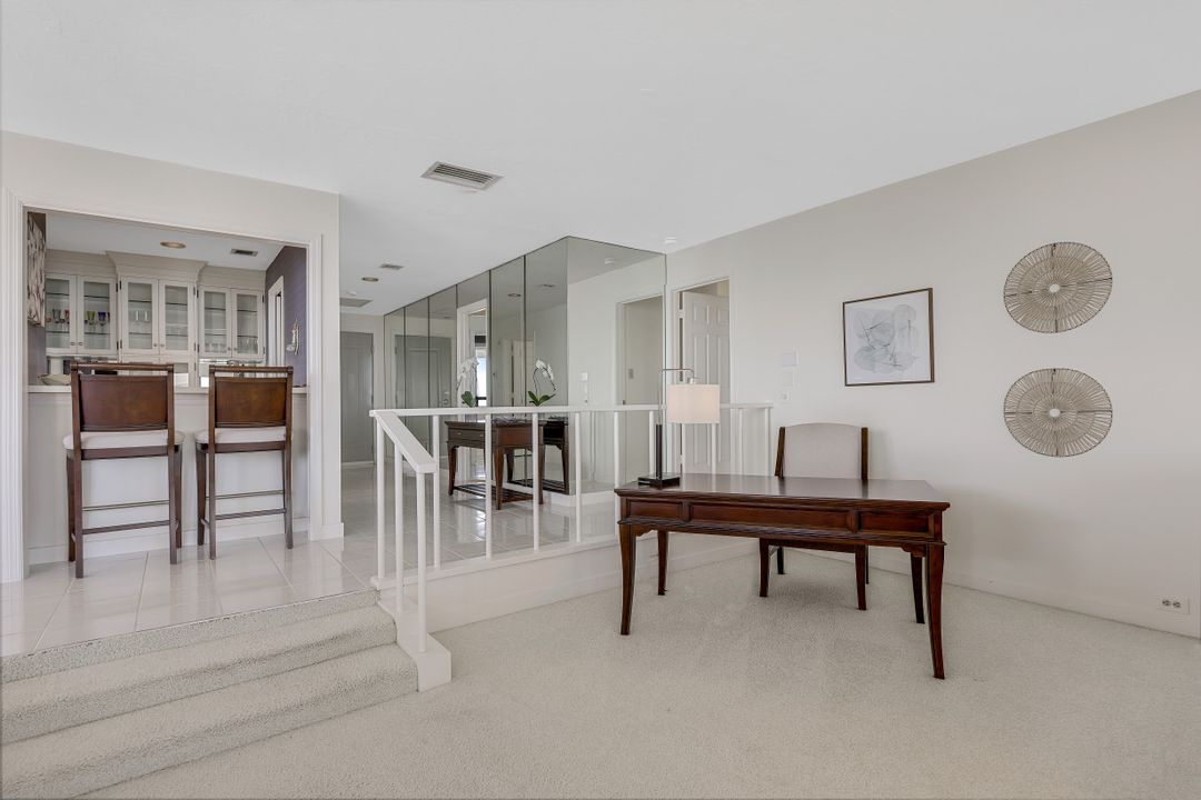 4301 Gulf Shore Blvd N #1700, Naples, FL 34103