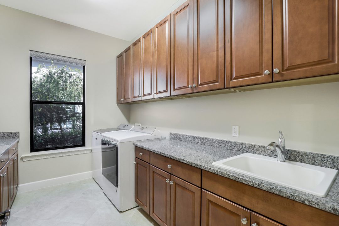 3341 Fanny Bay Ln, Naples, FL 34114