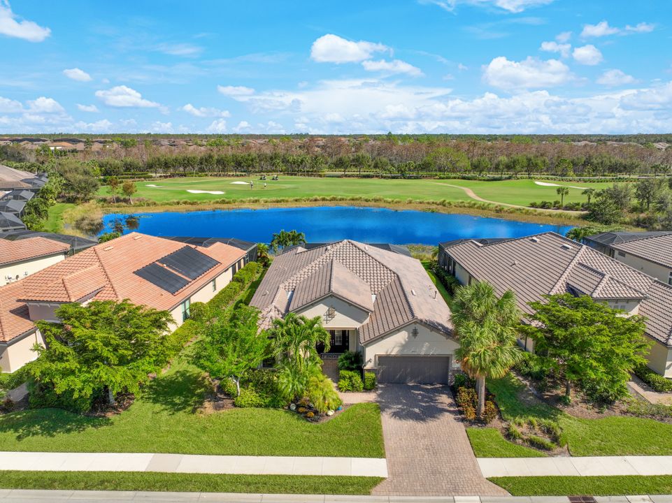 8880 Savona Ct, Naples, FL 34119