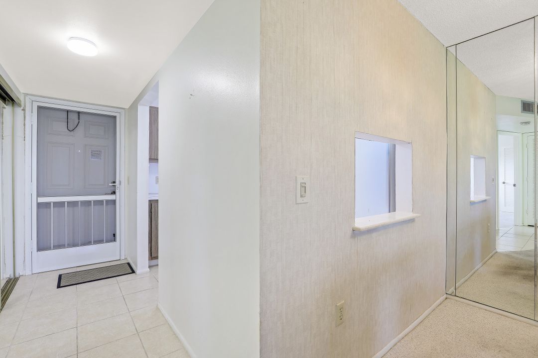 160 Turtle Lake Ct #204, Naples, FL 34105