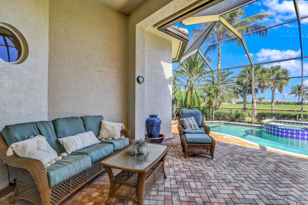 8972 Cherry Oaks Tr, Naples, FL 34114