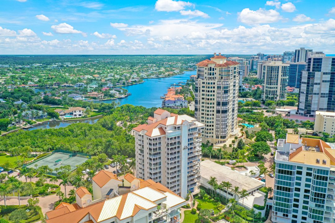 40 Seagate Dr #1004, Naples, FL 34103