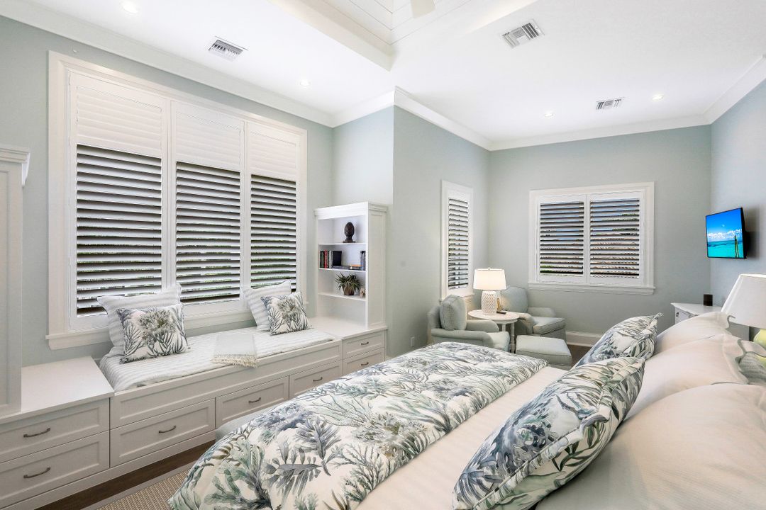 261 Hideaway Cir N, Marco Island, FL 34145