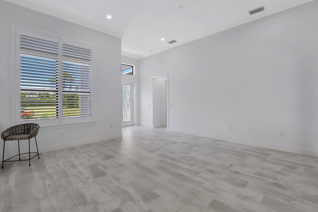 17 Tahiti Rd, Marco Island, FL 34145
