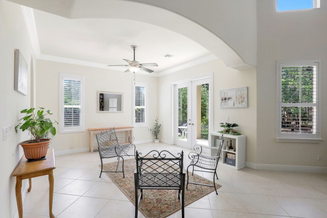 3660 7th Ave NW, Naples, FL 34120