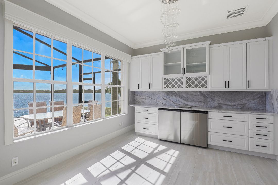 8826 Spinner Cove Ln, Naples, FL 34120