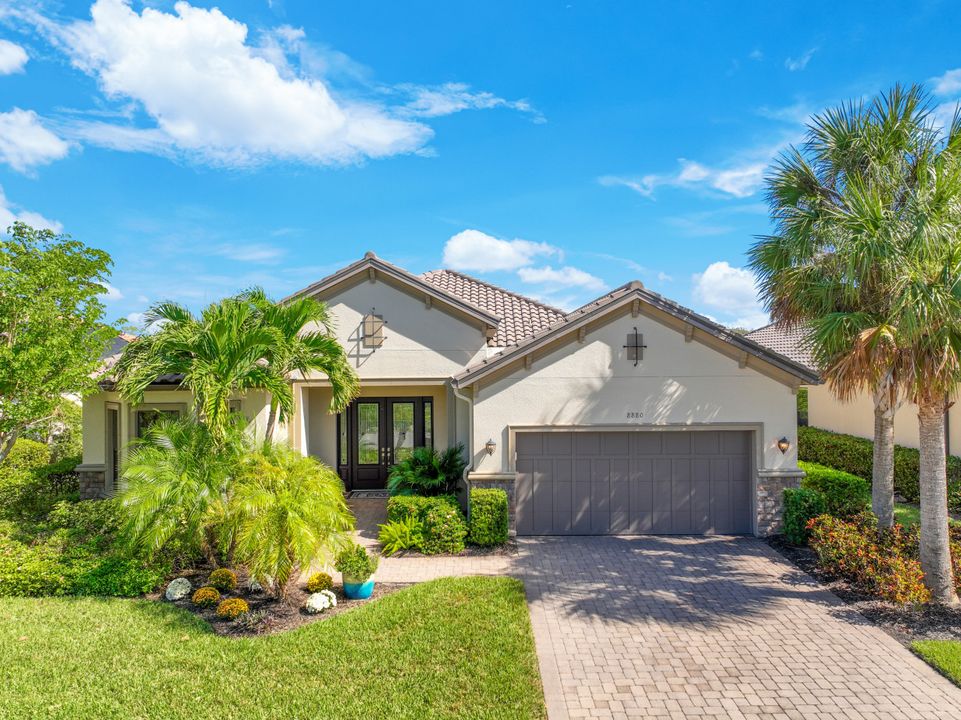 8880 Savona Ct, Naples, FL 34119