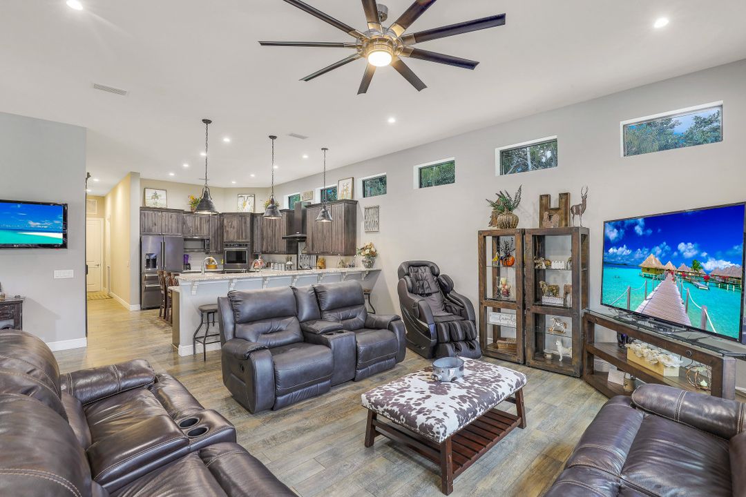 6700 Sable Ridge Ln, Naples, FL 34109