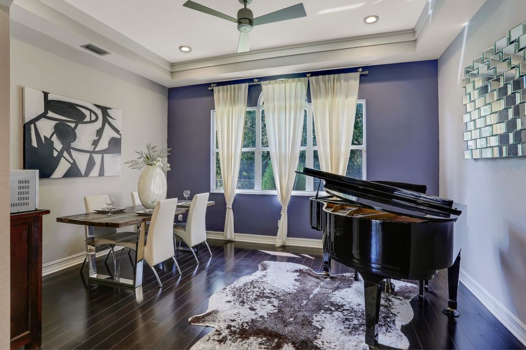 2892 Coco Lakes Pl, Naples, FL 34105