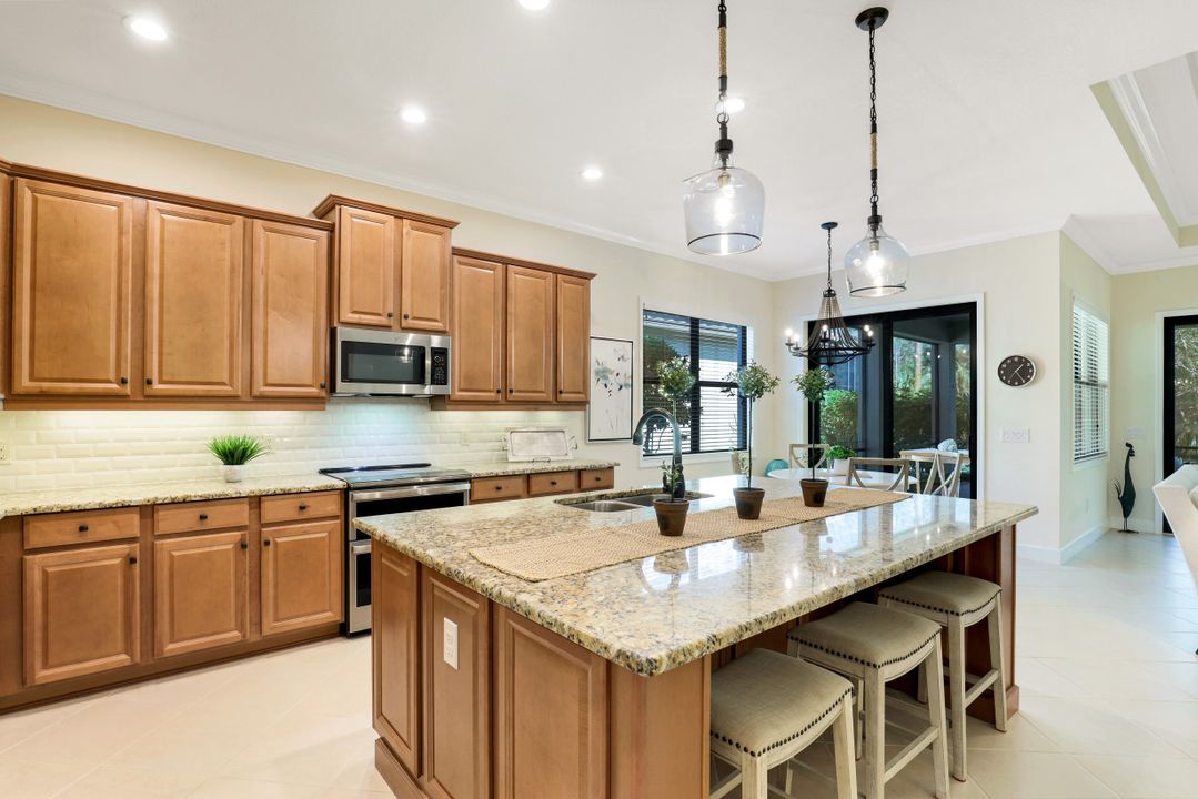 9345 Isla Bella Cir, Bonita Springs, FL 34135