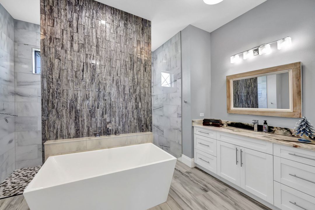 214 NW 32nd Pl, Cape Coral, FL 33993