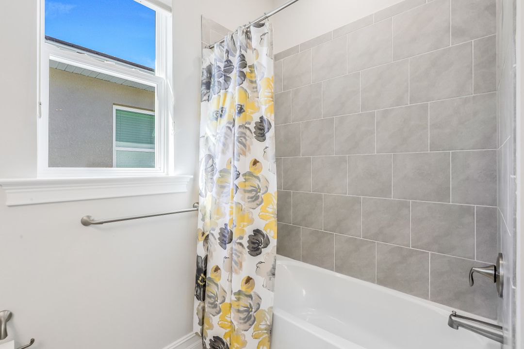 28049 Seasons Tide Ave, Bonita Springs, FL 34135