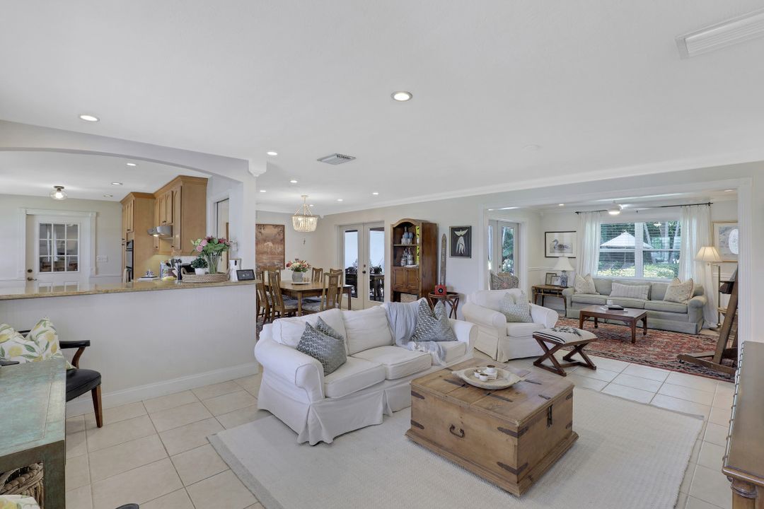 73 Wickliffe Dr, Naples, FL 34110