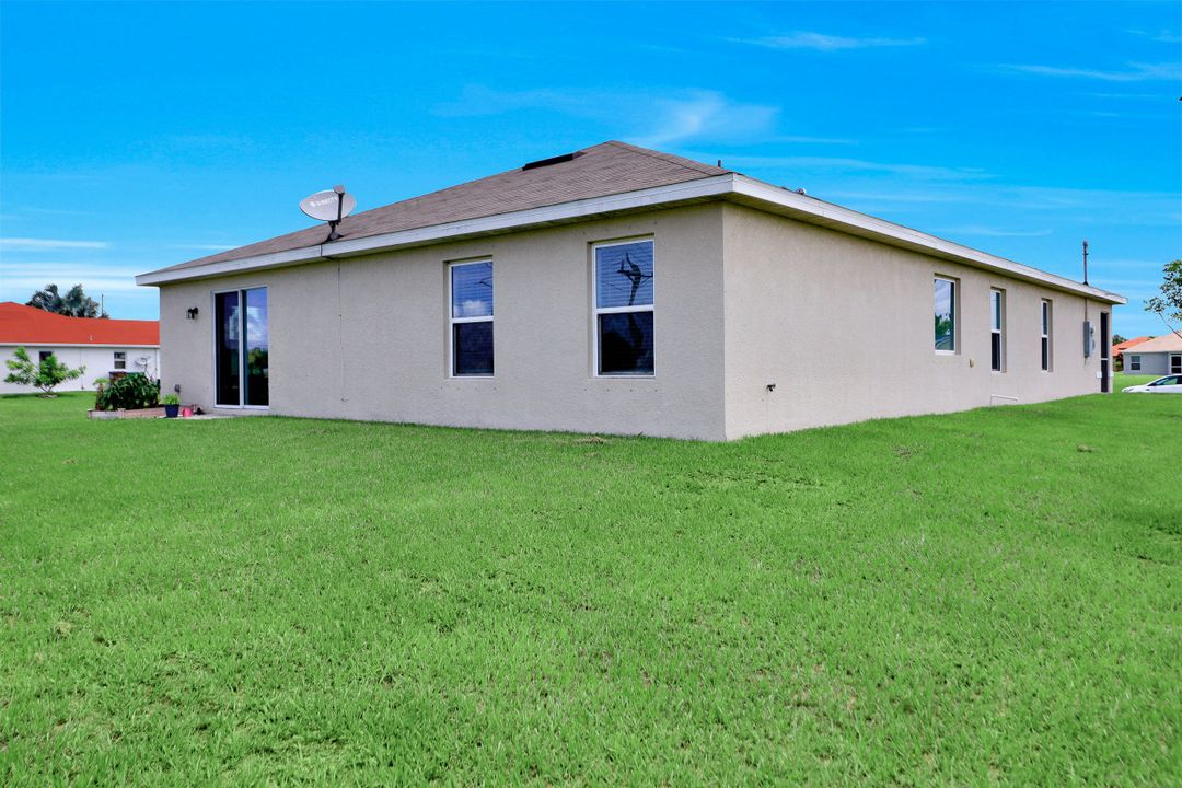 1708 NE Juanita Pl, Cape Coral, FL 33909