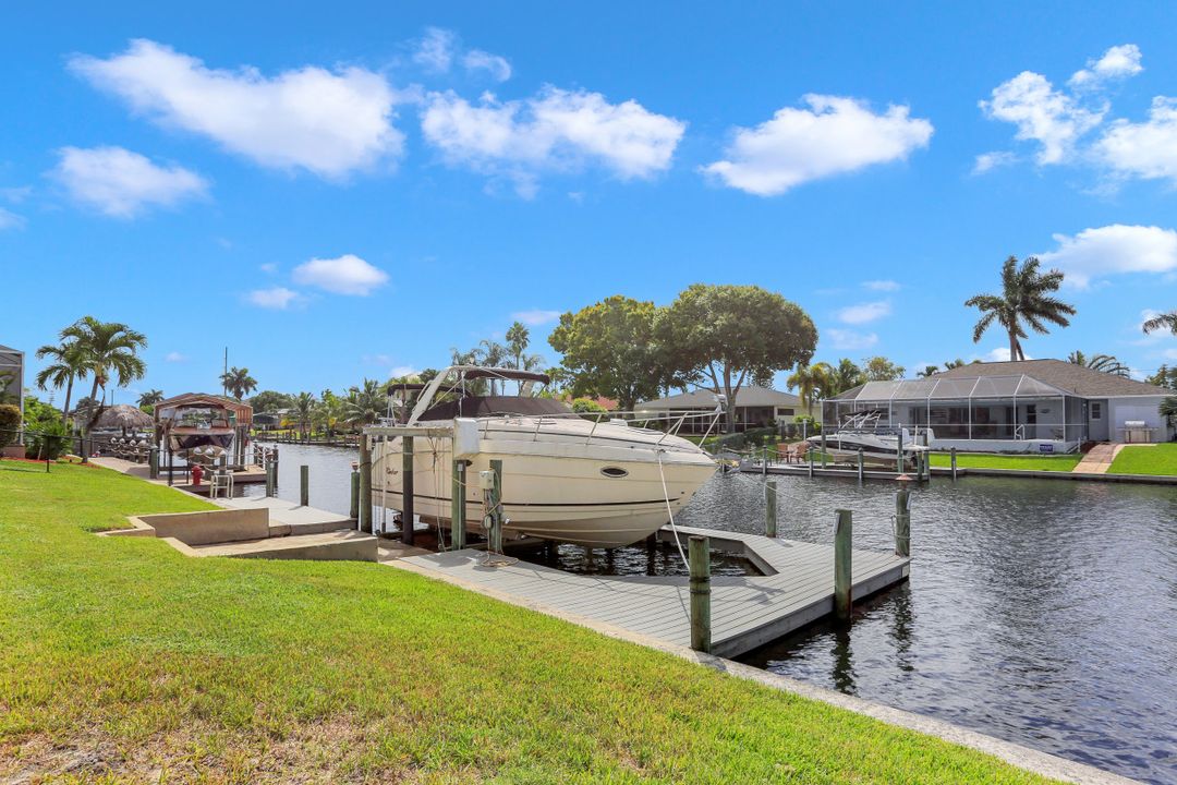 136 SW 38th Terrace, Cape Coral, FL 33914