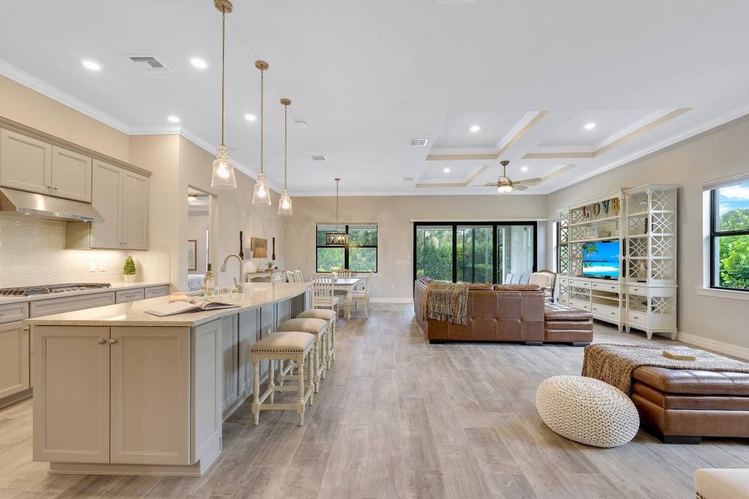 7273 Wilton Dr N, Naples, FL 34109