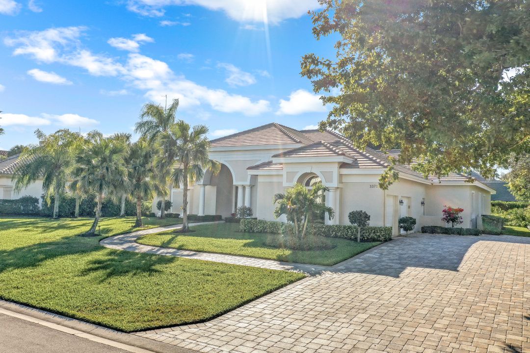 3371 Creekview Dr, Bonita Springs, FL 34134