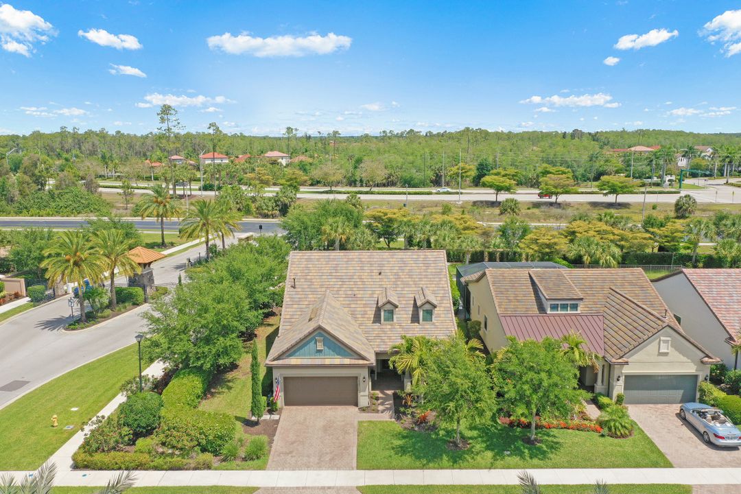 16083 Camden Lakes Cir, Naples, FL 34110