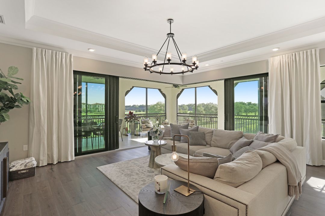 16379 Viansa Way, Naples, FL 34110