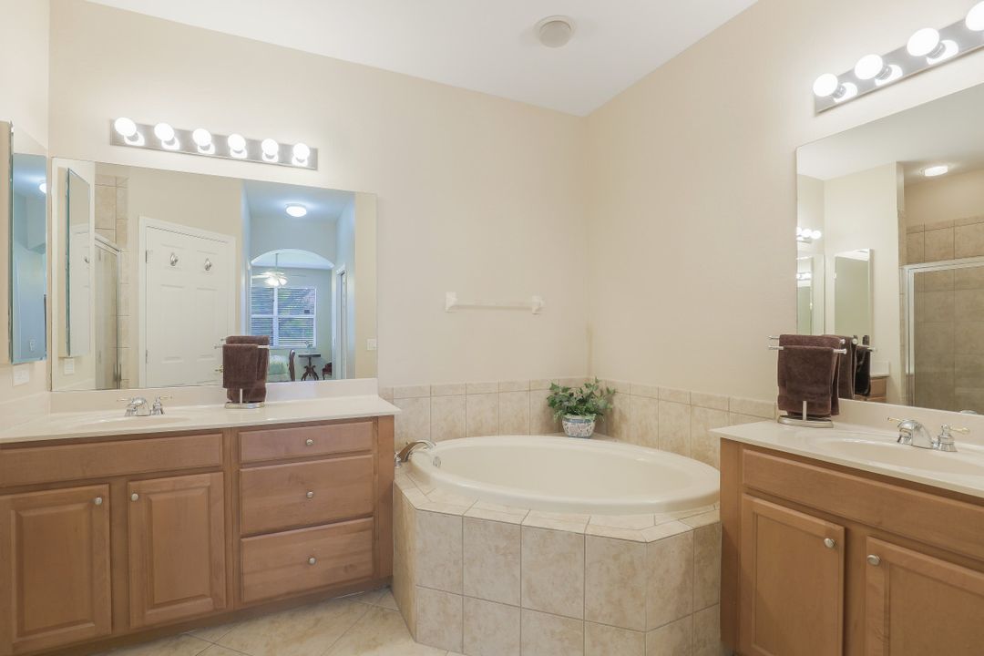 14281 Manchester Dr, Naples, FL 34114