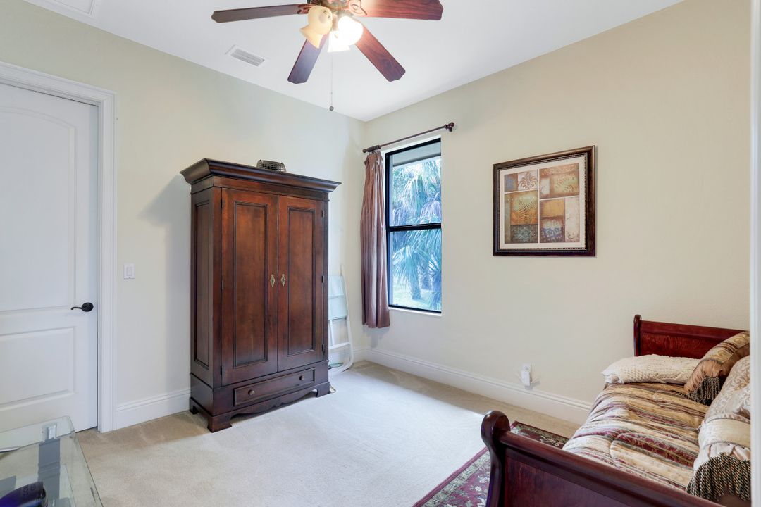 641 27th St SW, Naples, FL 34117