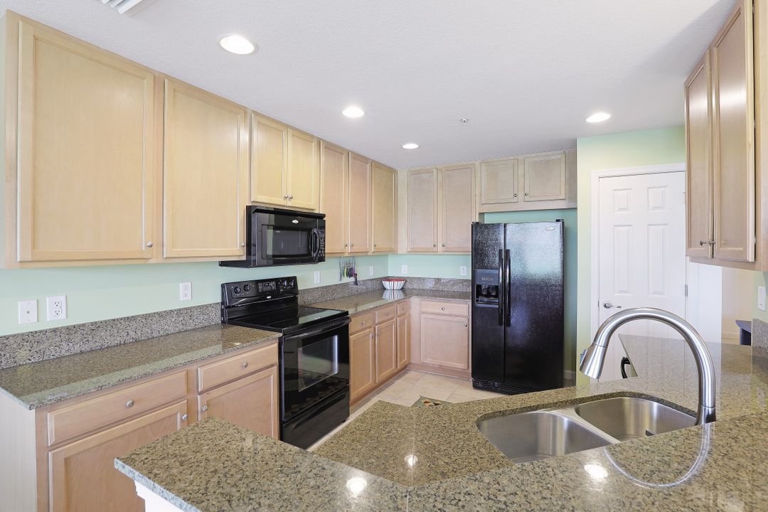 9525 Ironstone Terrace #102, Naples, FL 34120