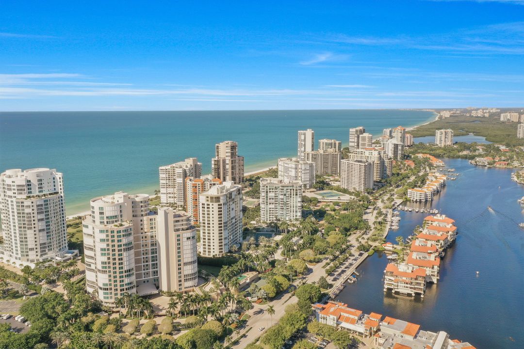 4201 Gulf Shore Blvd N #302, Naples, FL 34103