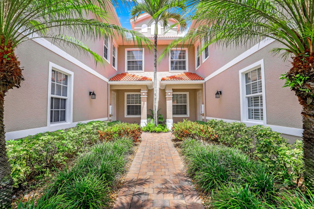 7842 Hawthorne Dr #1701, Naples, FL 34113