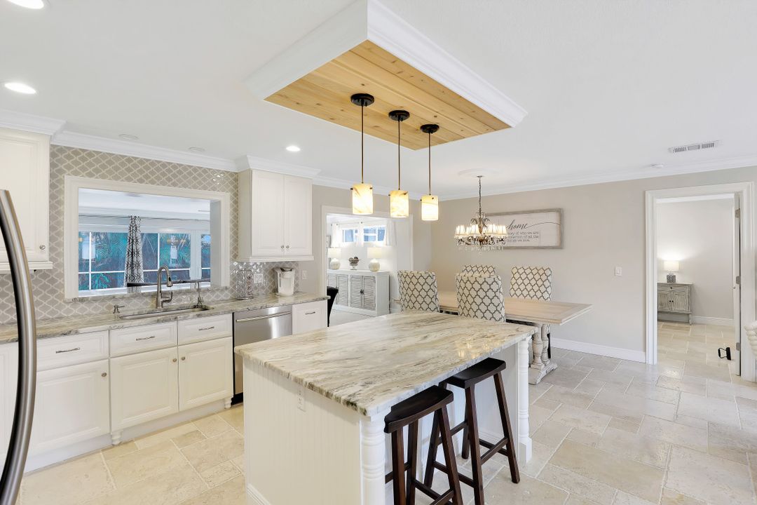 2824 Poinciana St, Naples, FL 34105