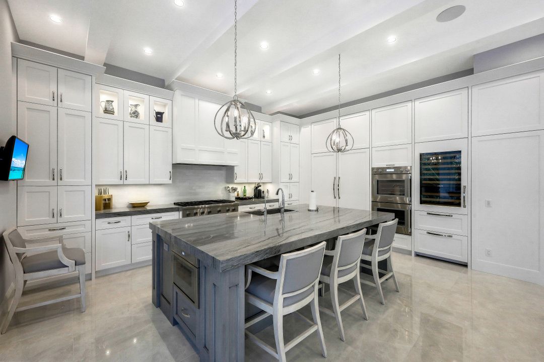 261 Hideaway Cir N, Marco Island, FL 34145