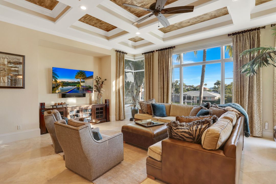 172 Seabreeze Ave, Naples, FL 34108