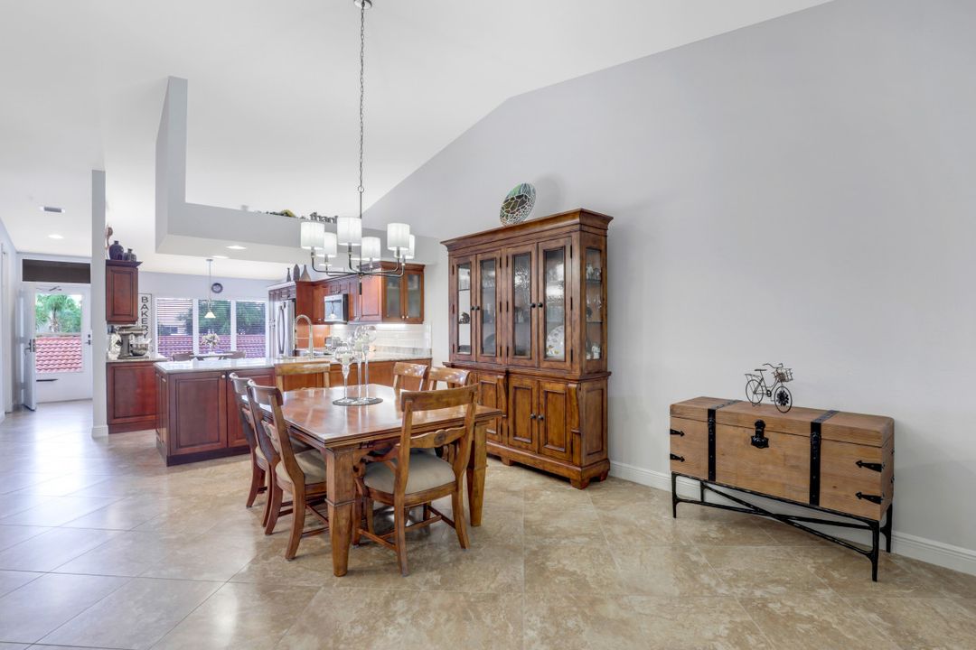 2395 Hidden Lake Dr #8, Naples, FL 34112