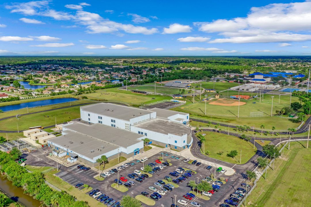 4552 Varsity Cir, Lehigh Acres, FL 33971