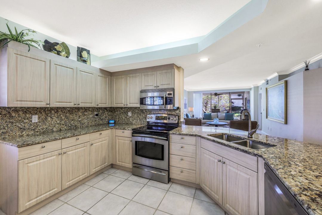 6940 Satinleaf Rd N #101, Naples, FL 34109
